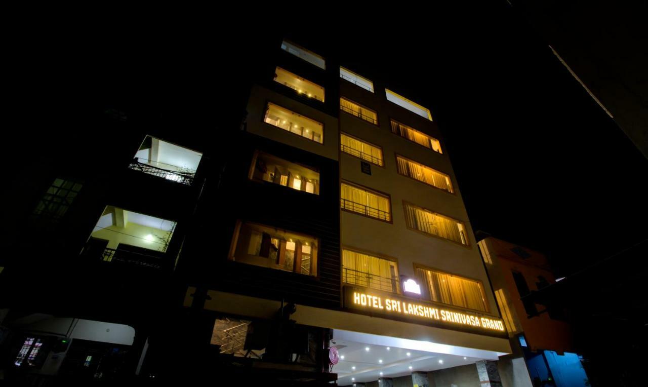 Hotel Treebo Trend SLS Grand Tirupati Exterior foto